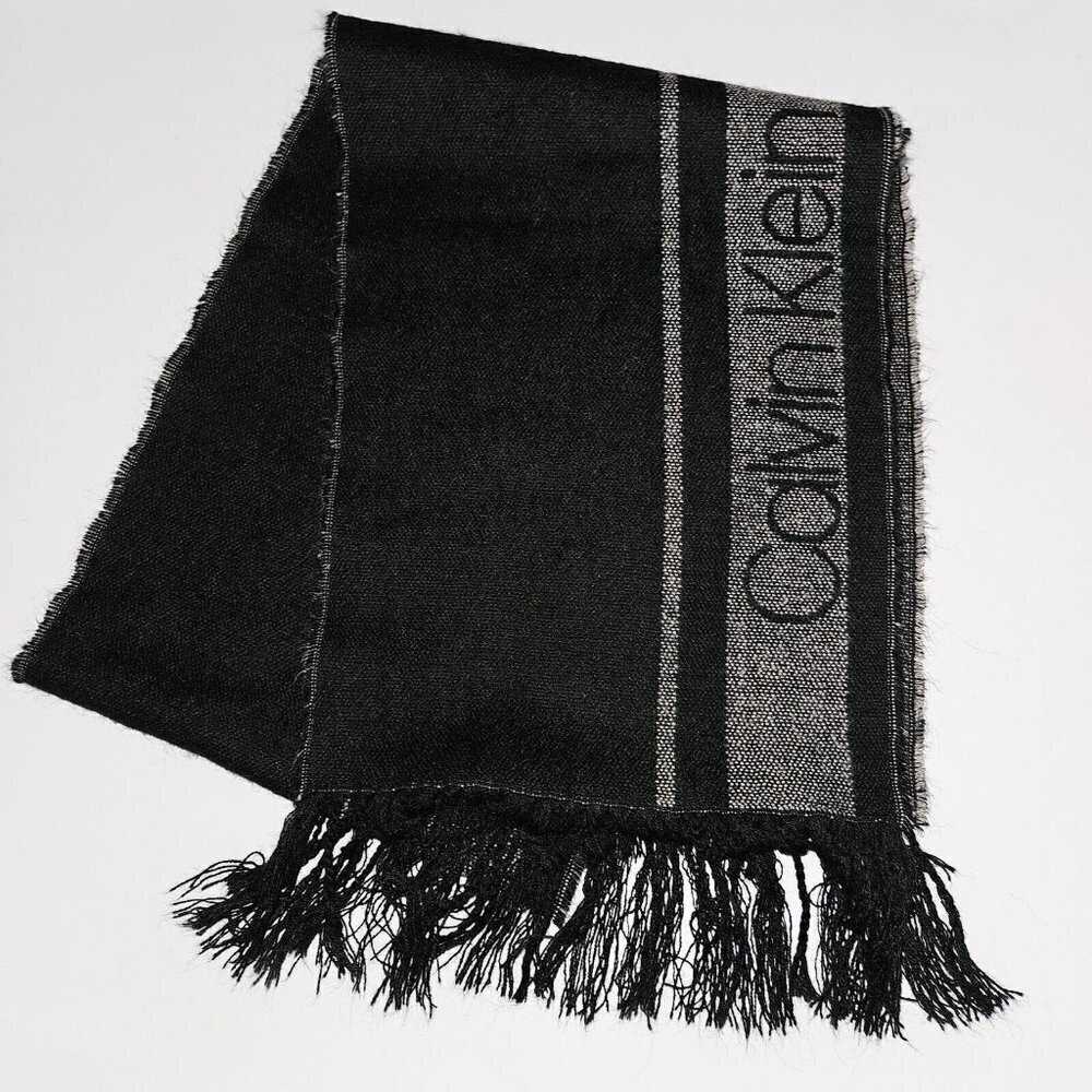 Calvin Klein Scarf Black White Design Spellout Soft Fringe READ
